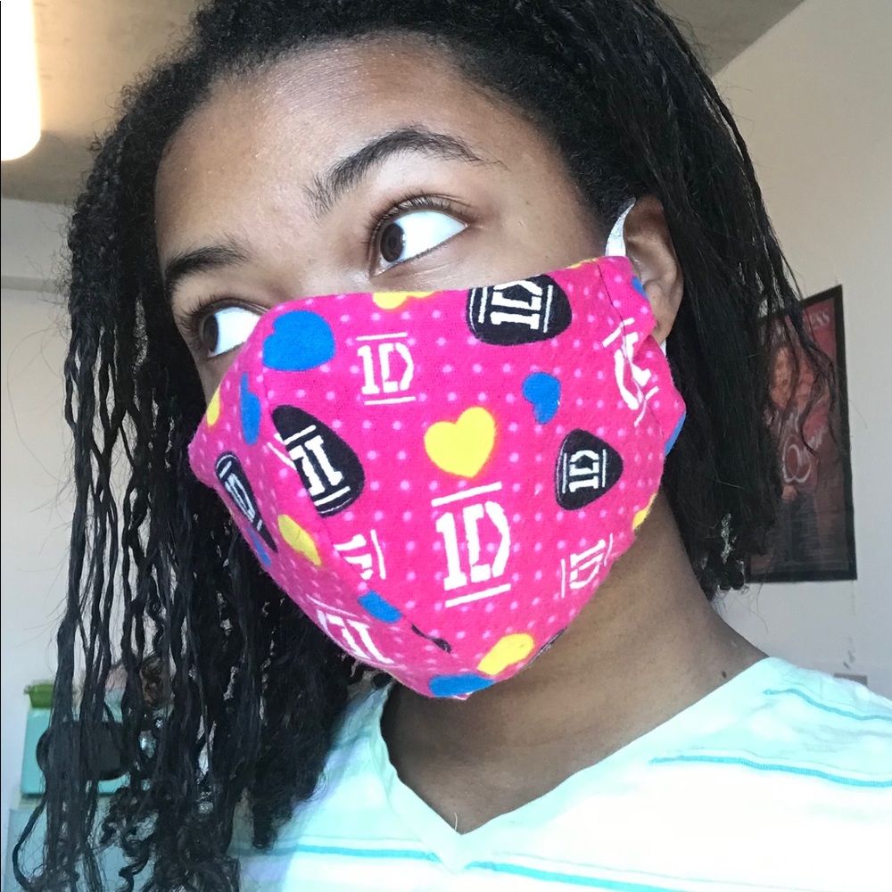 One Direction Print Face Mask - Picture 3 of 3